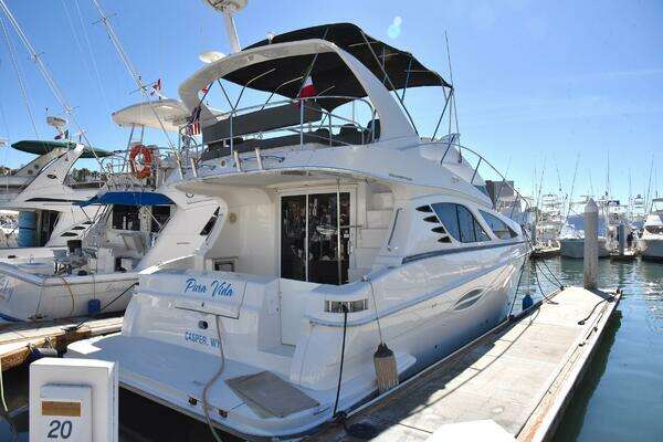 Silverton 38 Sedan Bridge Yacht For Sale