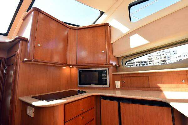 Silverton 38 Sedan Bridge Yacht For Sale