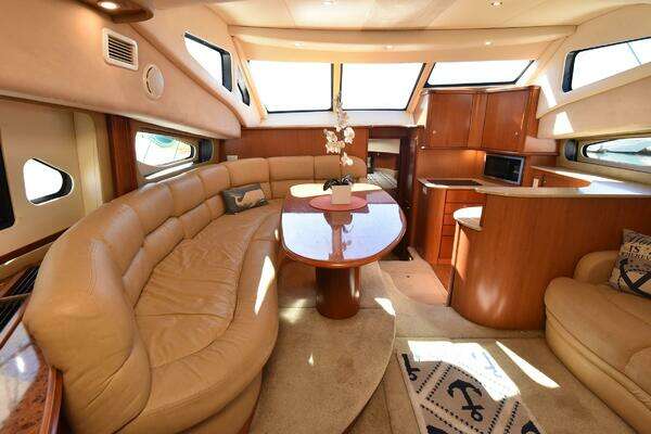 Silverton 38 Sedan Bridge Yacht For Sale