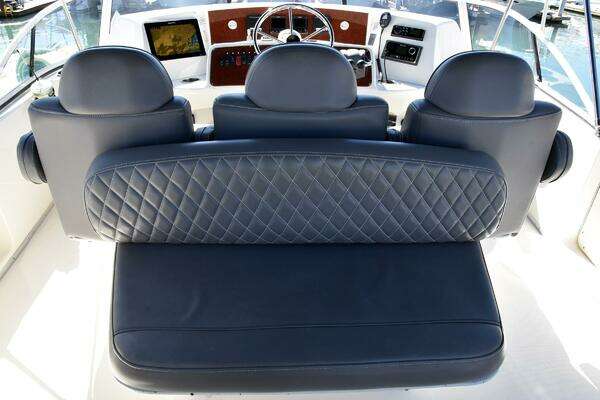 Silverton 38 Sedan Bridge Yacht For Sale