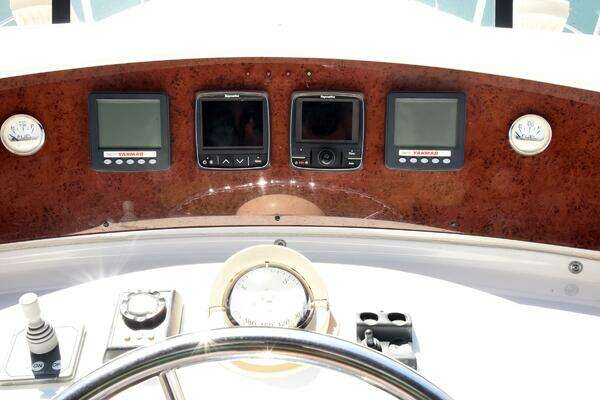 Silverton 38 Sedan Bridge Yacht For Sale