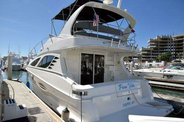 Silverton 38 Sedan Bridge Yacht For Sale