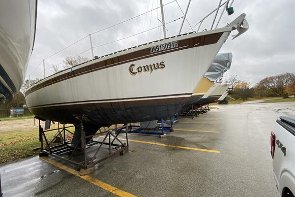 Comus 28ft Aloha Yacht For Sale