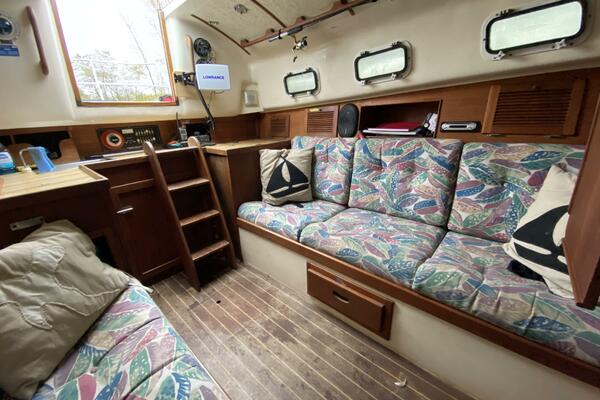 Comus 28ft Aloha Yacht For Sale