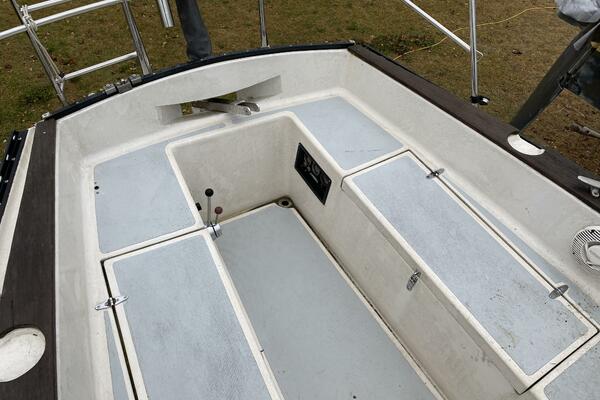 Comus 28ft Aloha Yacht For Sale