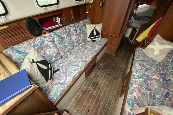 Comus 28ft Aloha Yacht For Sale
