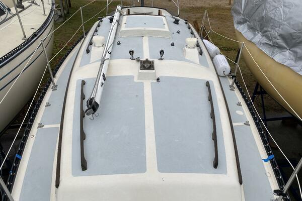 Comus 28ft Aloha Yacht For Sale