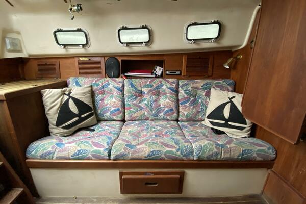 Comus 28ft Aloha Yacht For Sale