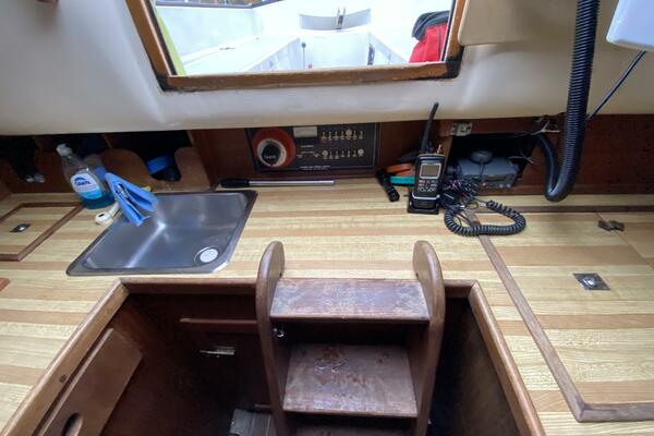 Comus 28ft Aloha Yacht For Sale