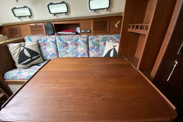 Comus 28ft Aloha Yacht For Sale