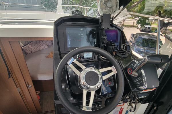 29ft Jeanneau Yacht For Sale