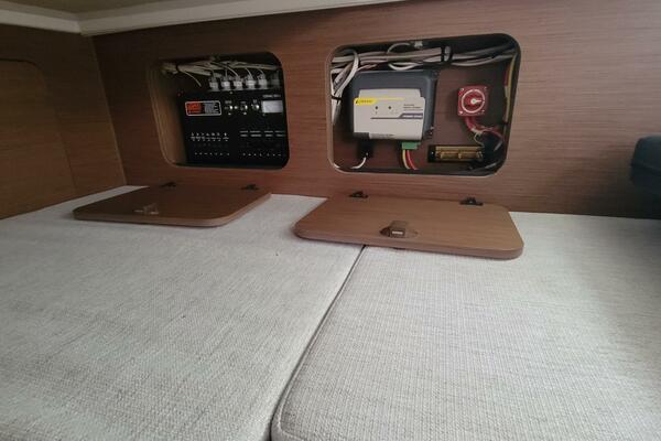 29ft Jeanneau Yacht For Sale