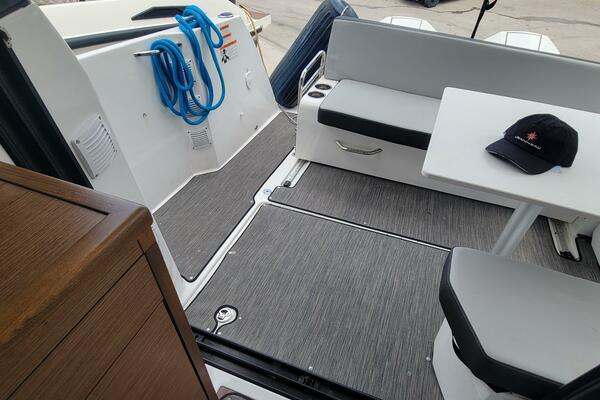 29ft Jeanneau Yacht For Sale