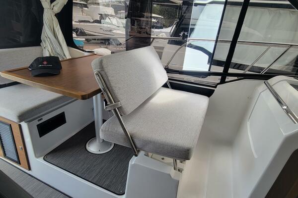 29ft Jeanneau Yacht For Sale