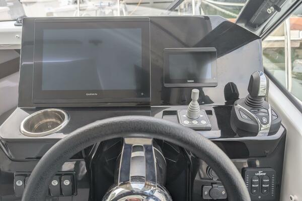 26ft Jeanneau Yacht For Sale