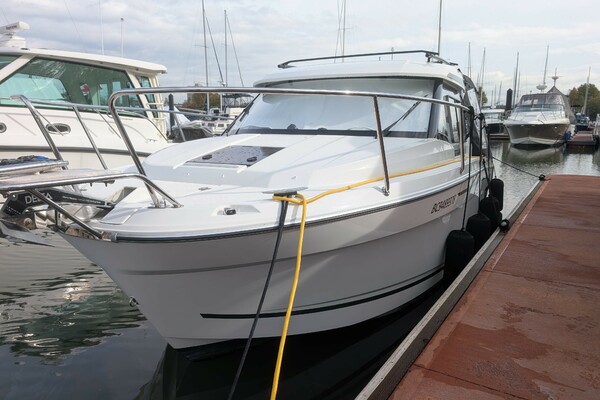 26ft Jeanneau Yacht For Sale