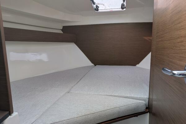 26ft Jeanneau Yacht For Sale