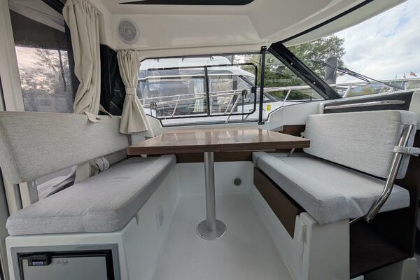 26ft Jeanneau Yacht For Sale