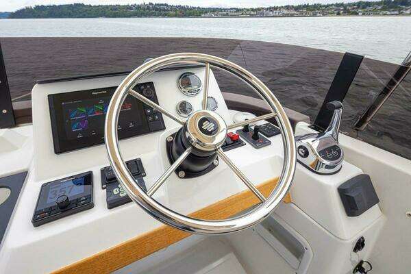 Beneteau Swift Trawler 35 Yacht For Sale