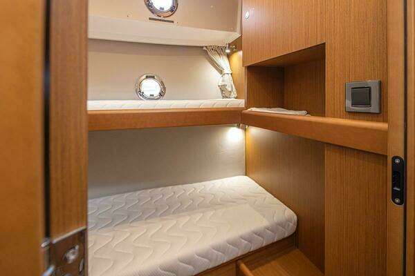 Beneteau Swift Trawler 35 Yacht For Sale