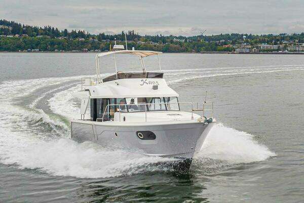 Beneteau Swift Trawler 35 Yacht For Sale
