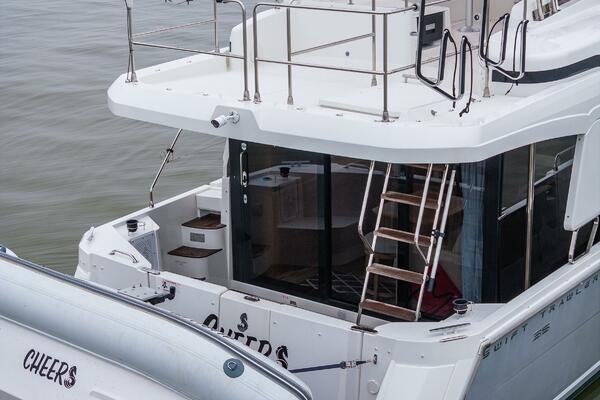 Cheers 35ft Beneteau Yacht For Sale