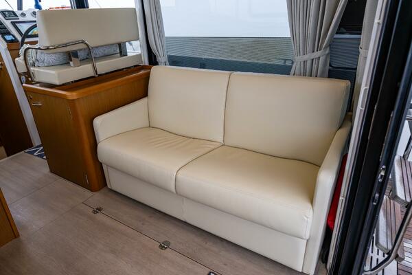 Cheers 35ft Beneteau Yacht For Sale