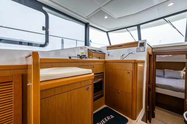 Cheers 35ft Beneteau Yacht For Sale