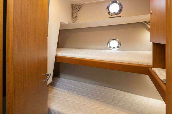 Beneteau Swift Trawler 35 Yacht For Sale