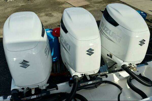 Hydra-Sports 3500 VX Vector Express Yacht For Sale