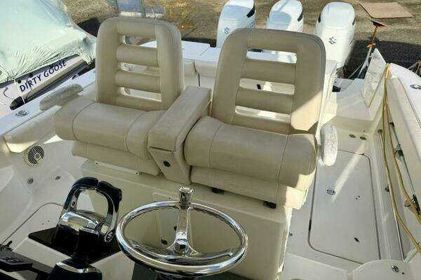 Hydra-Sports 3500 VX Vector Express Yacht For Sale