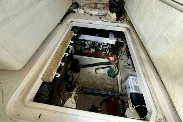 Hydra-Sports 3500 VX Vector Express Yacht For Sale