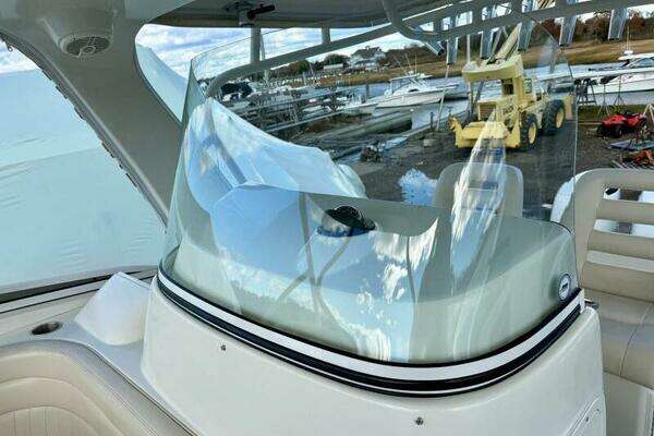 Hydra-Sports 3500 VX Vector Express Yacht For Sale