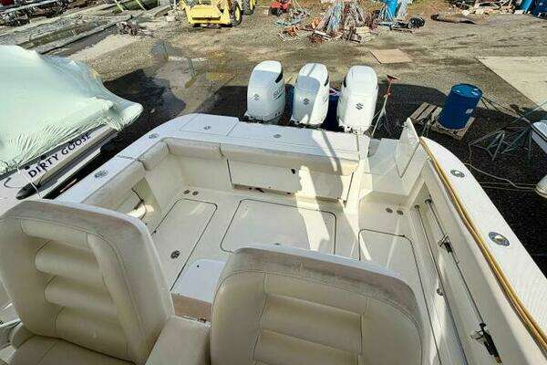 Hydra-Sports 3500 VX Vector Express Yacht For Sale