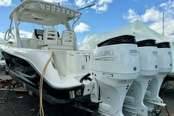 Hydra-Sports 3500 VX Vector Express Yacht For Sale