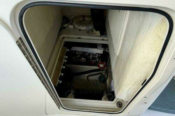 Hydra-Sports 3500 VX Vector Express Yacht For Sale