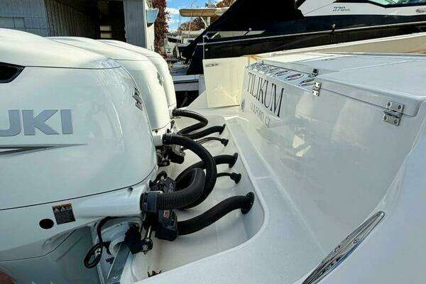 Hydra-Sports 3500 VX Vector Express Yacht For Sale