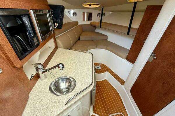Hydra-Sports 3500 VX Vector Express Yacht For Sale