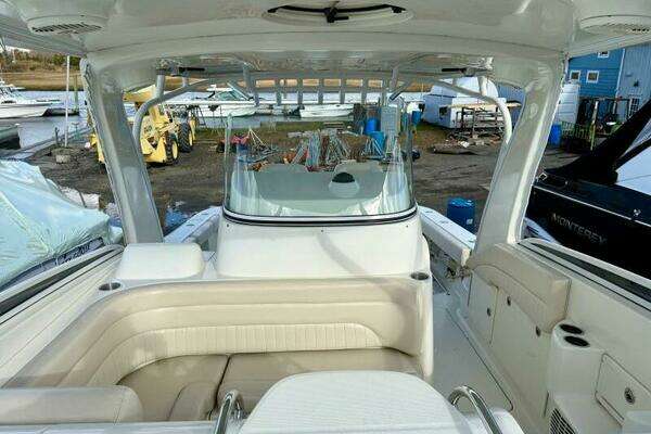 Hydra-Sports 3500 VX Vector Express Yacht For Sale