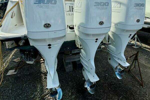 Hydra-Sports 3500 VX Vector Express Yacht For Sale