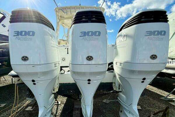 Hydra-Sports 3500 VX Vector Express Yacht For Sale