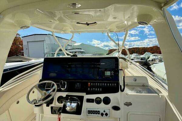 Hydra-Sports 3500 VX Vector Express Yacht For Sale