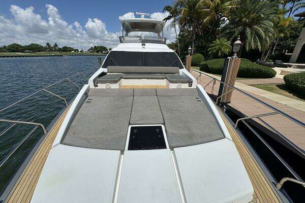 Azimut 66 Flybridge Yacht For Sale