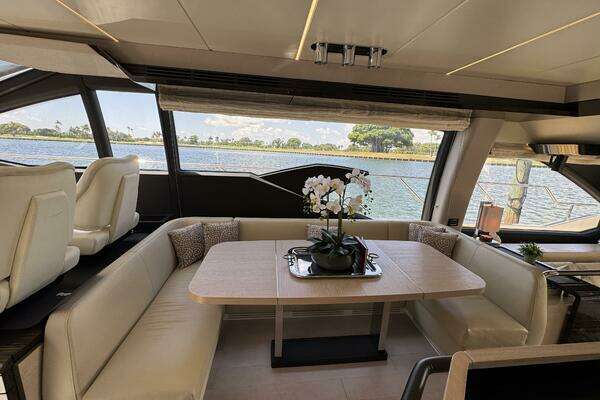 Azimut 66 Flybridge Yacht For Sale