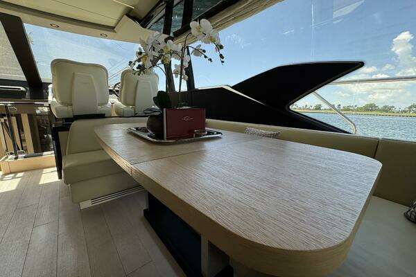 Azimut 66 Flybridge Yacht For Sale