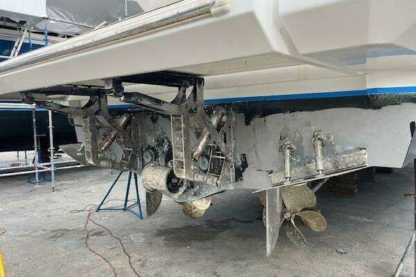 Azimut 66 Flybridge Yacht For Sale