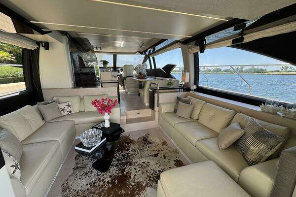 Azimut 66 Flybridge Yacht For Sale