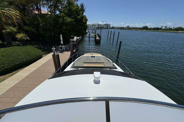 Azimut 66 Flybridge Yacht For Sale