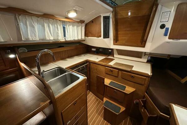 Key 34ft Sabre Yacht For Sale