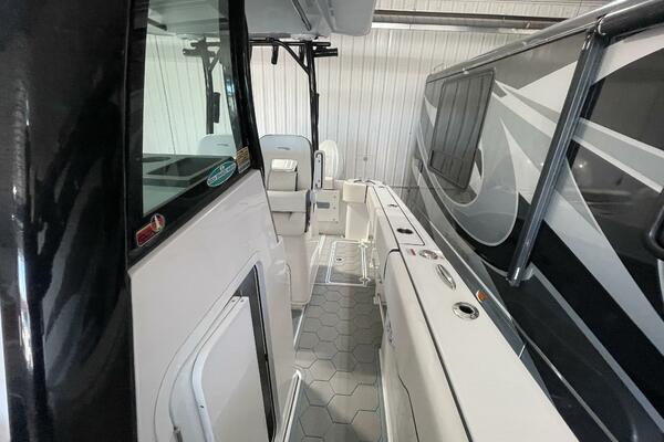 25ft Stingray Yacht For Sale